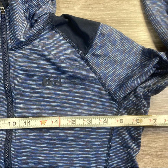 REI Blue Fitted Hoodie with Ribbed Sleeves Size Medium. - Picture 6 of 12